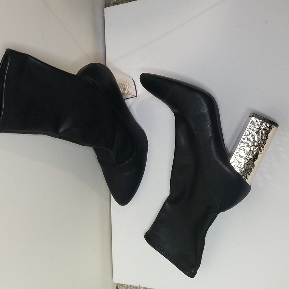 Qupid Hammered Metal Heel Boots - Picture 2 of 6